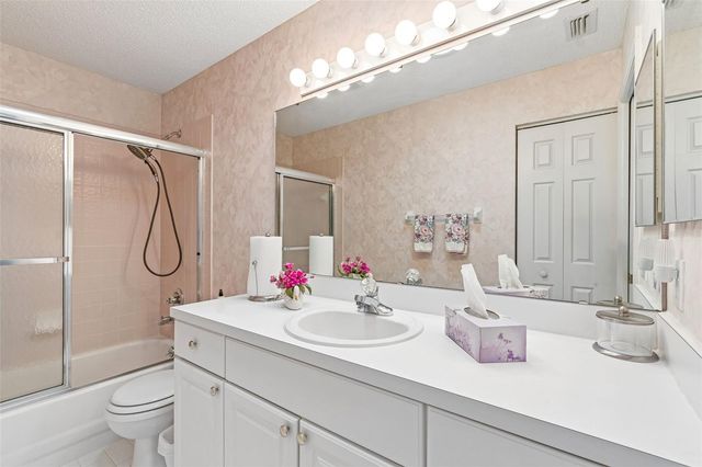 6353 SILVER LAKES DRIVE W, Lakeland, FL 33810