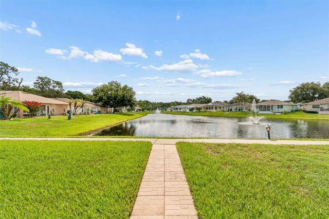 6353 SILVER LAKES DRIVE W, Lakeland, FL 33810