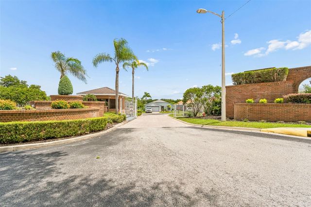 6353 SILVER LAKES DRIVE W, Lakeland, FL 33810
