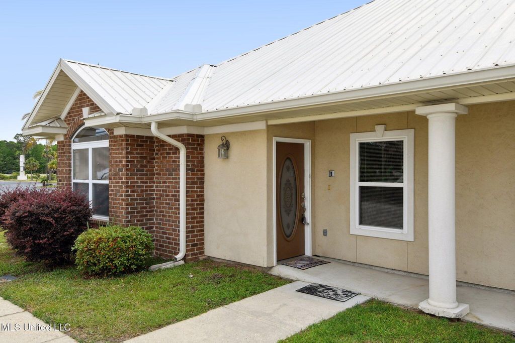 6147 Firestone Street, B 1, Ocean Springs, MS 39564