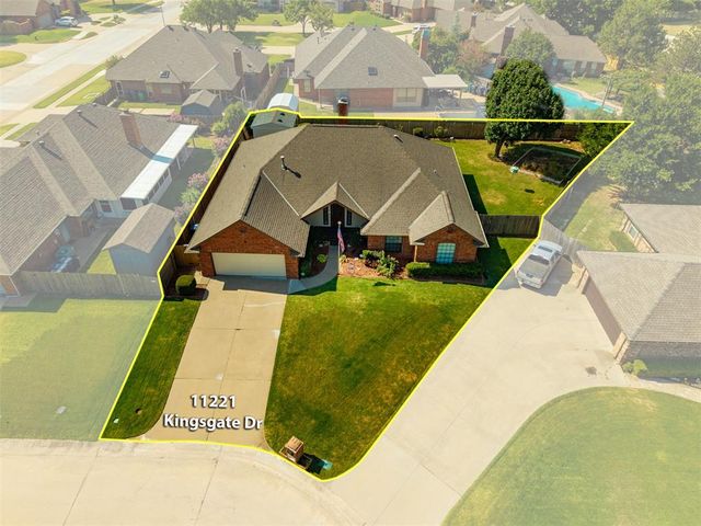11221 Kingsgate Drive, Oklahoma City, OK 73170