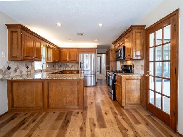11221 Kingsgate Drive, Oklahoma City, OK 73170