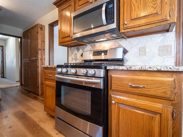 11221 Kingsgate Drive, Oklahoma City, OK 73170