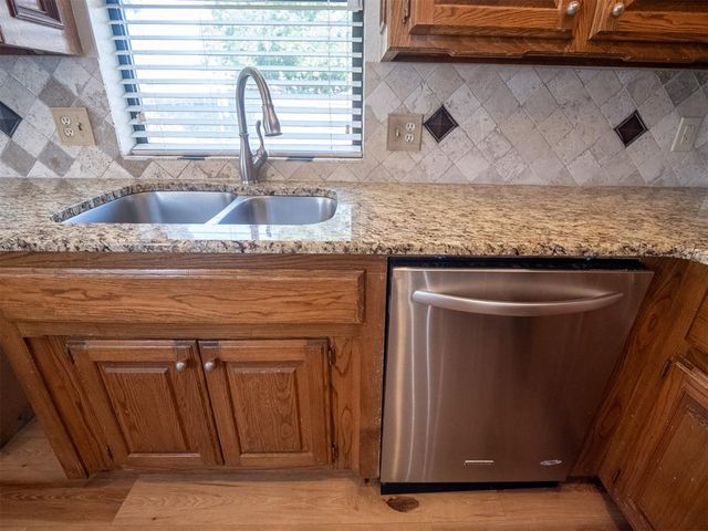 11221 Kingsgate Drive, Oklahoma City, OK 73170
