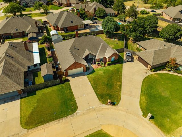 11221 Kingsgate Drive, Oklahoma City, OK 73170
