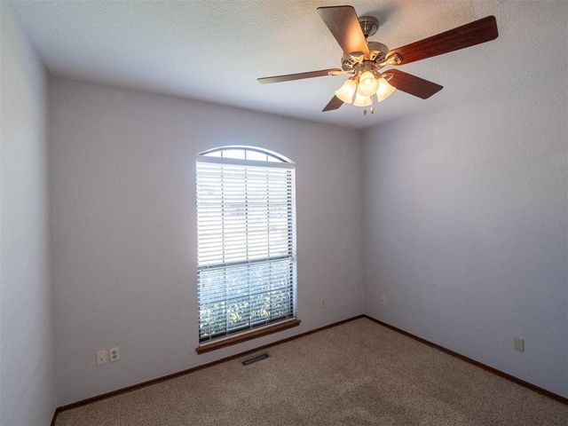 11221 Kingsgate Drive, Oklahoma City, OK 73170