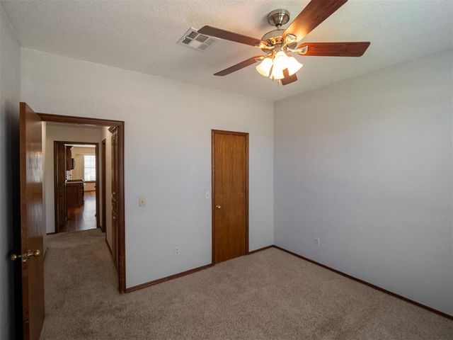11221 Kingsgate Drive, Oklahoma City, OK 73170