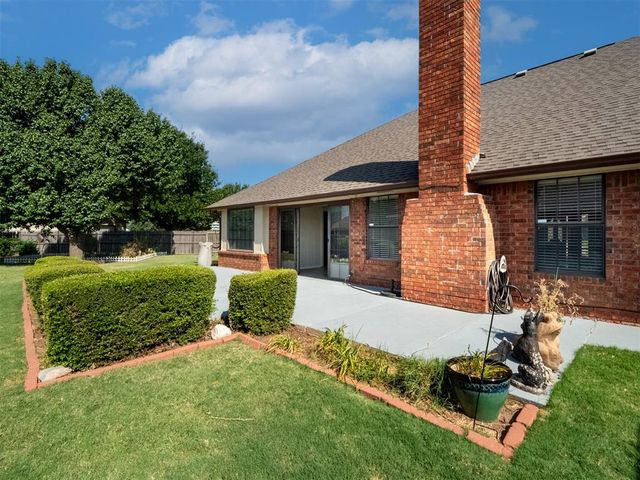 11221 Kingsgate Drive, Oklahoma City, OK 73170