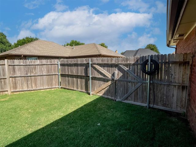 11221 Kingsgate Drive, Oklahoma City, OK 73170