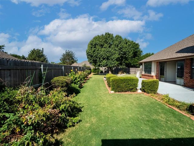11221 Kingsgate Drive, Oklahoma City, OK 73170