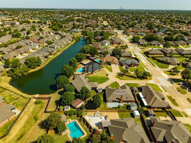 11221 Kingsgate Drive, Oklahoma City, OK 73170