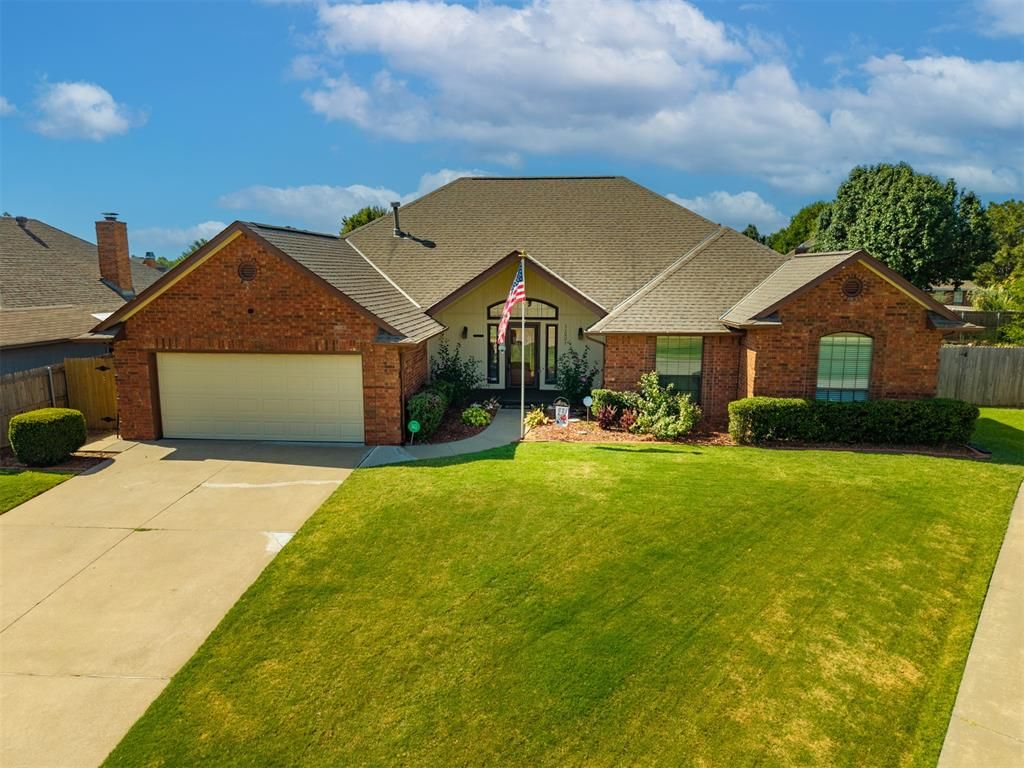 11221 Kingsgate Drive, Oklahoma City, OK 73170