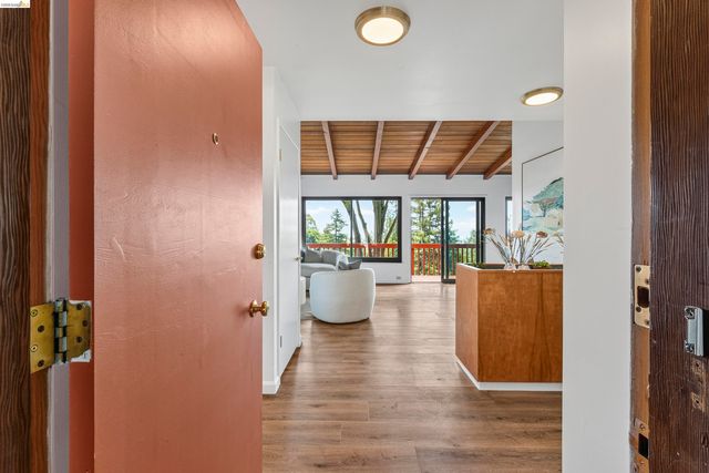 4866 Trinidad, Oakland, CA 94602