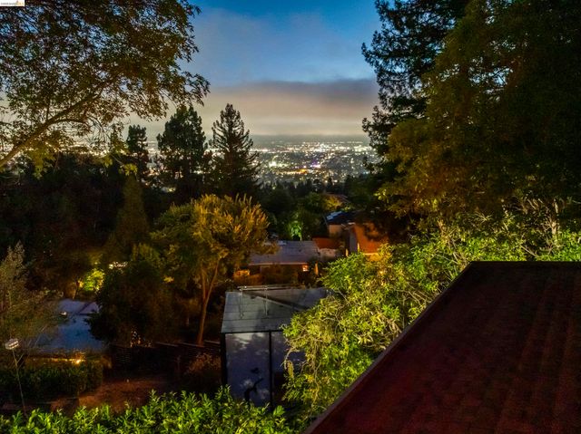 4866 Trinidad, Oakland, CA 94602