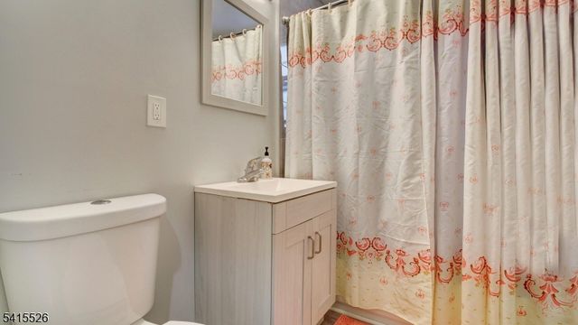 18 Mckay Ave, East Orange City, NJ 07018