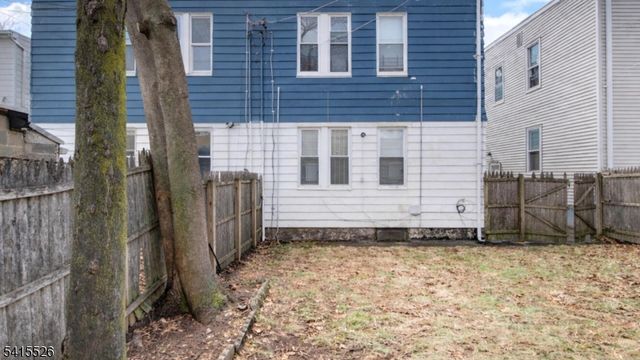 18 Mckay Ave, East Orange City, NJ 07018