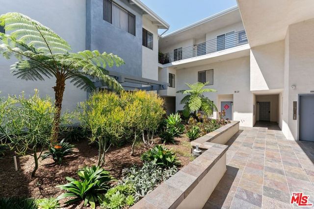 1909 Pelham Avenue 111, Los Angeles, CA 90025