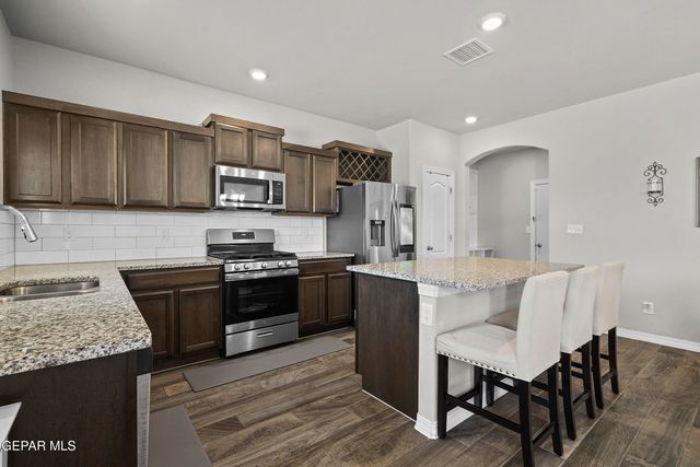 12245 DESERT PINE Avenue, El Paso, TX 79938