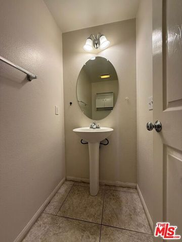 719 W Avenue Q10, Palmdale, CA 93551