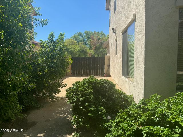 164 W GOLDFINCH Way, Chandler, AZ 85286