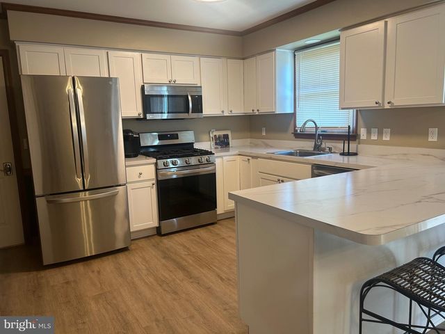 57 HIGH ST, Mullica Hill, NJ 08062