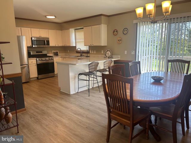 57 HIGH ST, Mullica Hill, NJ 08062