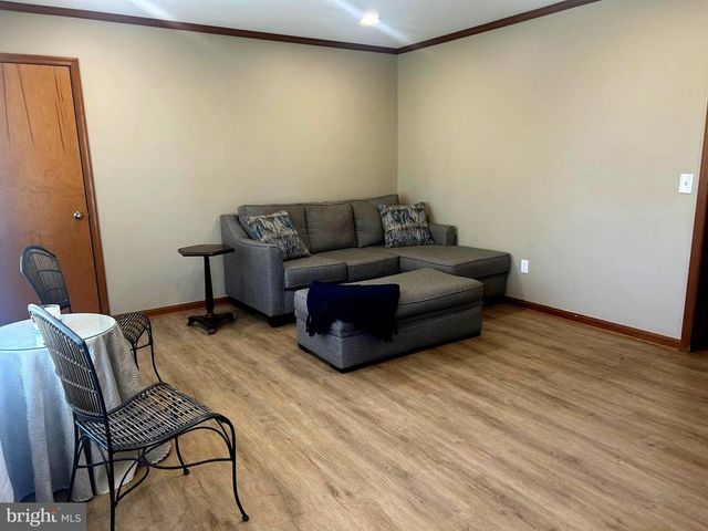 57 HIGH ST, Mullica Hill, NJ 08062