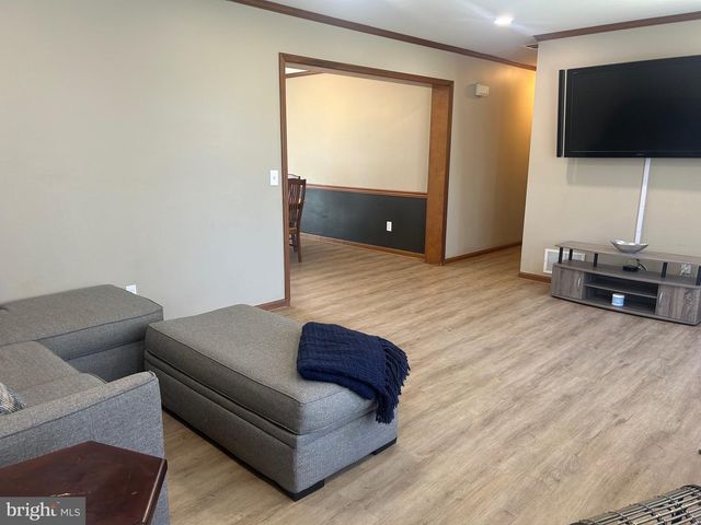 57 HIGH ST, Mullica Hill, NJ 08062