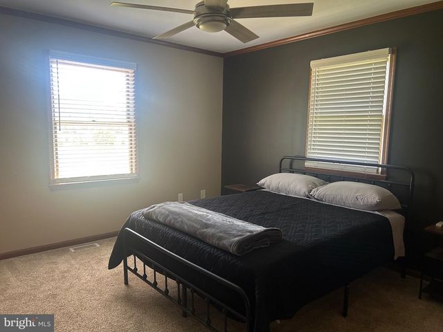57 HIGH ST, Mullica Hill, NJ 08062