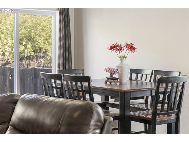 707 ASH St, Dayton, OR 97114