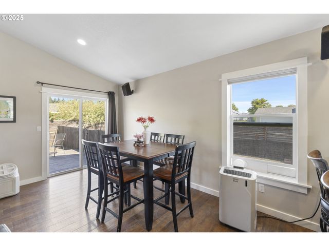 707 ASH St, Dayton, OR 97114