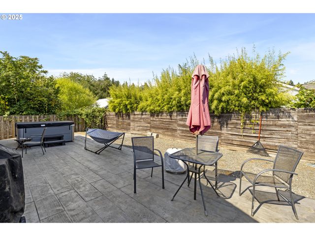 707 ASH St, Dayton, OR 97114