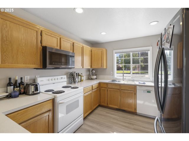 707 ASH St, Dayton, OR 97114