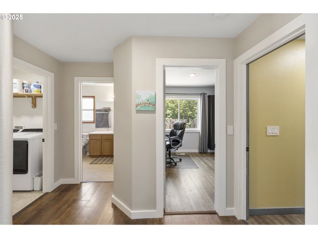 707 ASH St, Dayton, OR 97114