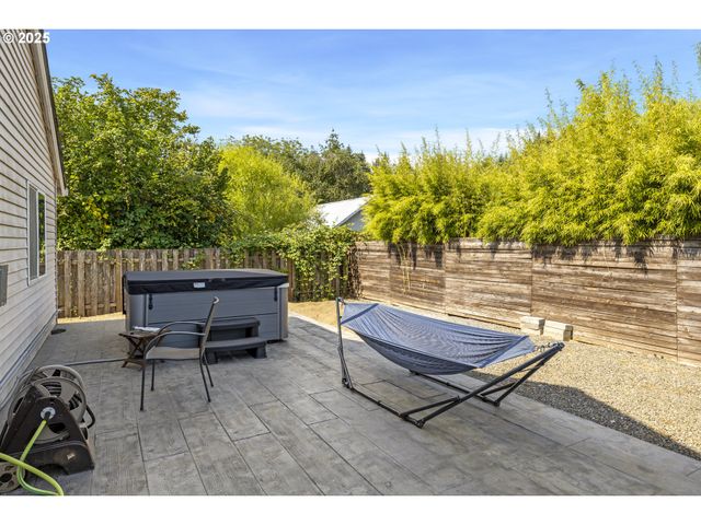 707 ASH St, Dayton, OR 97114