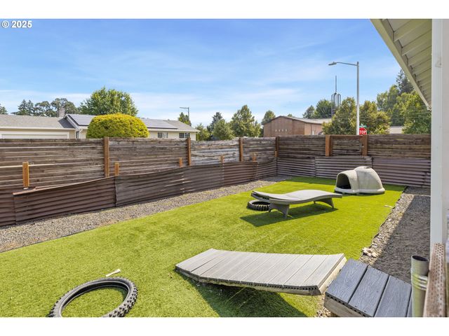 707 ASH St, Dayton, OR 97114