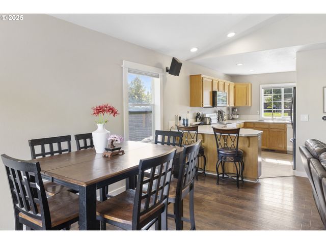 707 ASH St, Dayton, OR 97114