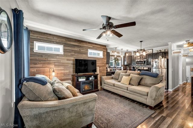 130 Yonker Street, Barberton, OH 44203