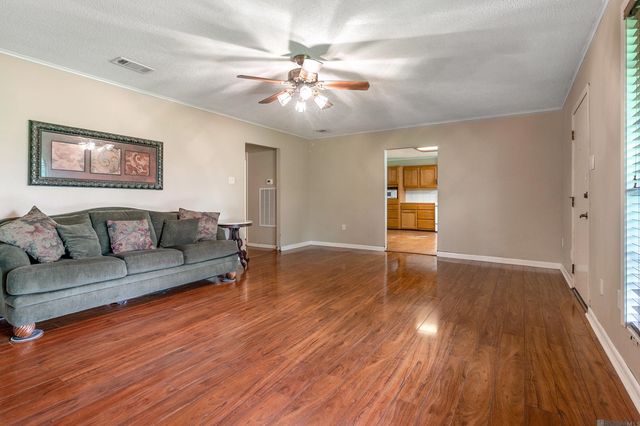 5519 Elm Grove Rd, Port Allen, LA 70767