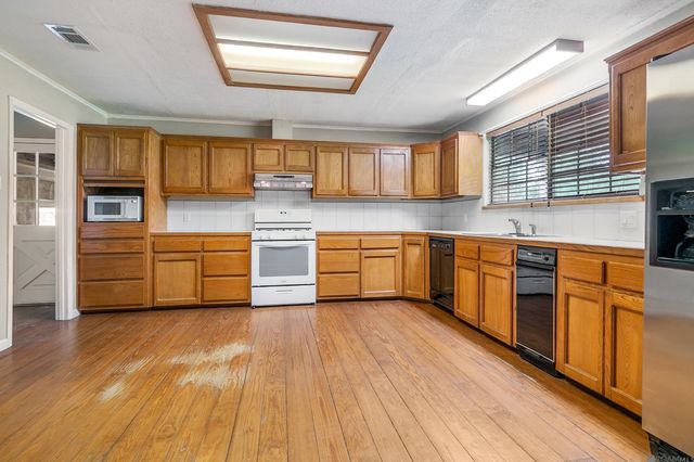 5519 Elm Grove Rd, Port Allen, LA 70767
