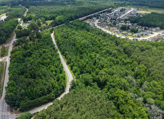 1827 River Road, Fayetteville, NC 28312