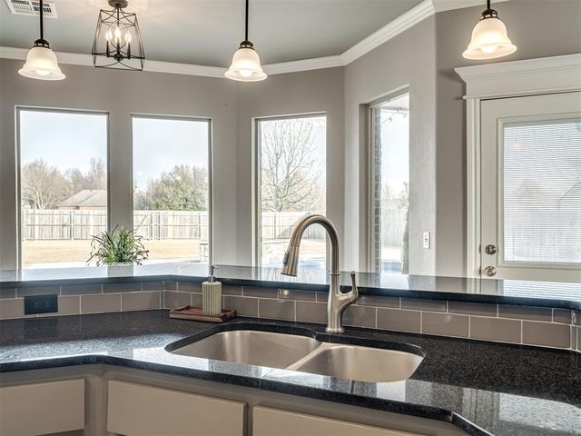 509 Cantebury Drive, Tuttle, OK 73089