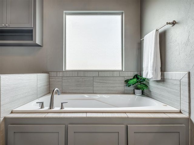 509 Cantebury Drive, Tuttle, OK 73089