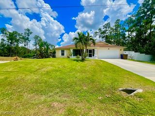 822 Johns AVE, Lehigh Acres, FL 33972
