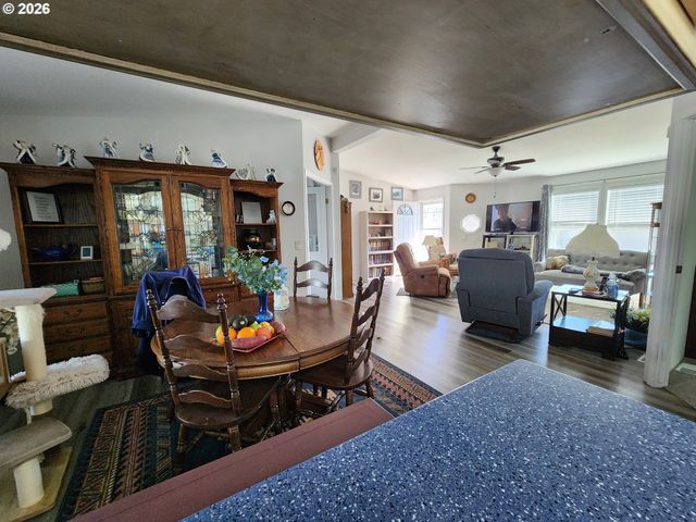 3025 HOLLYRIDGE Loop Ne, Salem, OR 97305