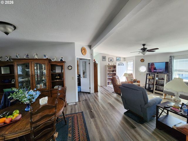 3025 HOLLYRIDGE Loop Ne, Salem, OR 97305