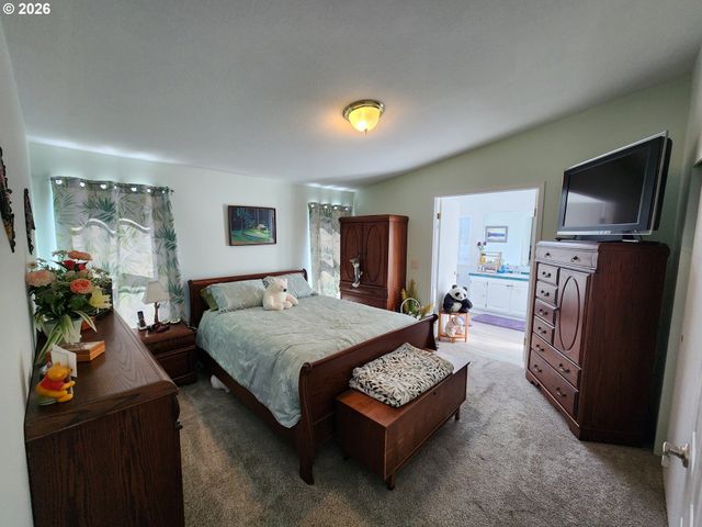 3025 HOLLYRIDGE Loop Ne, Salem, OR 97305