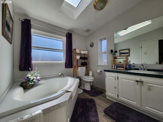 3025 HOLLYRIDGE Loop Ne, Salem, OR 97305