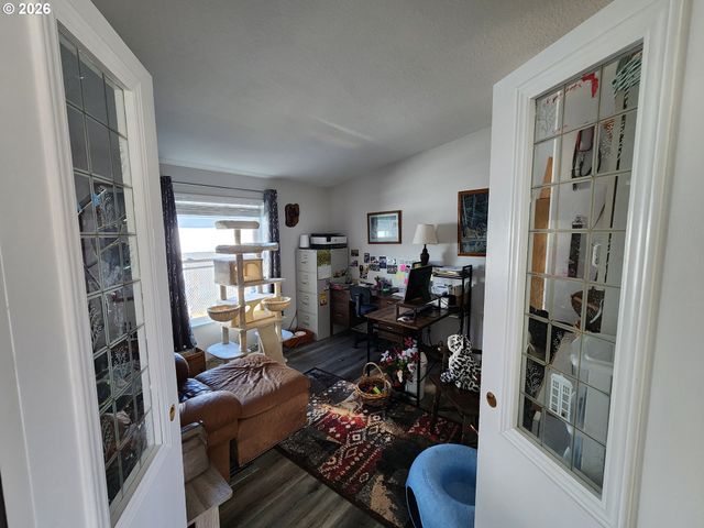 3025 HOLLYRIDGE Loop Ne, Salem, OR 97305