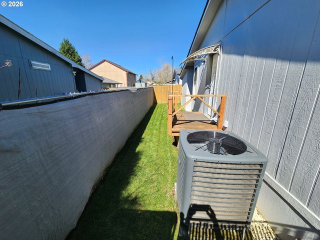 3025 HOLLYRIDGE Loop Ne, Salem, OR 97305